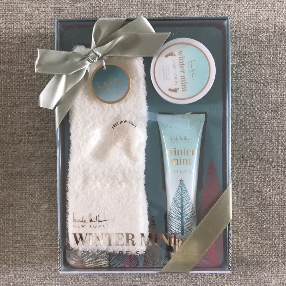 Nicole Miller Foot Care Set in Winter Mint